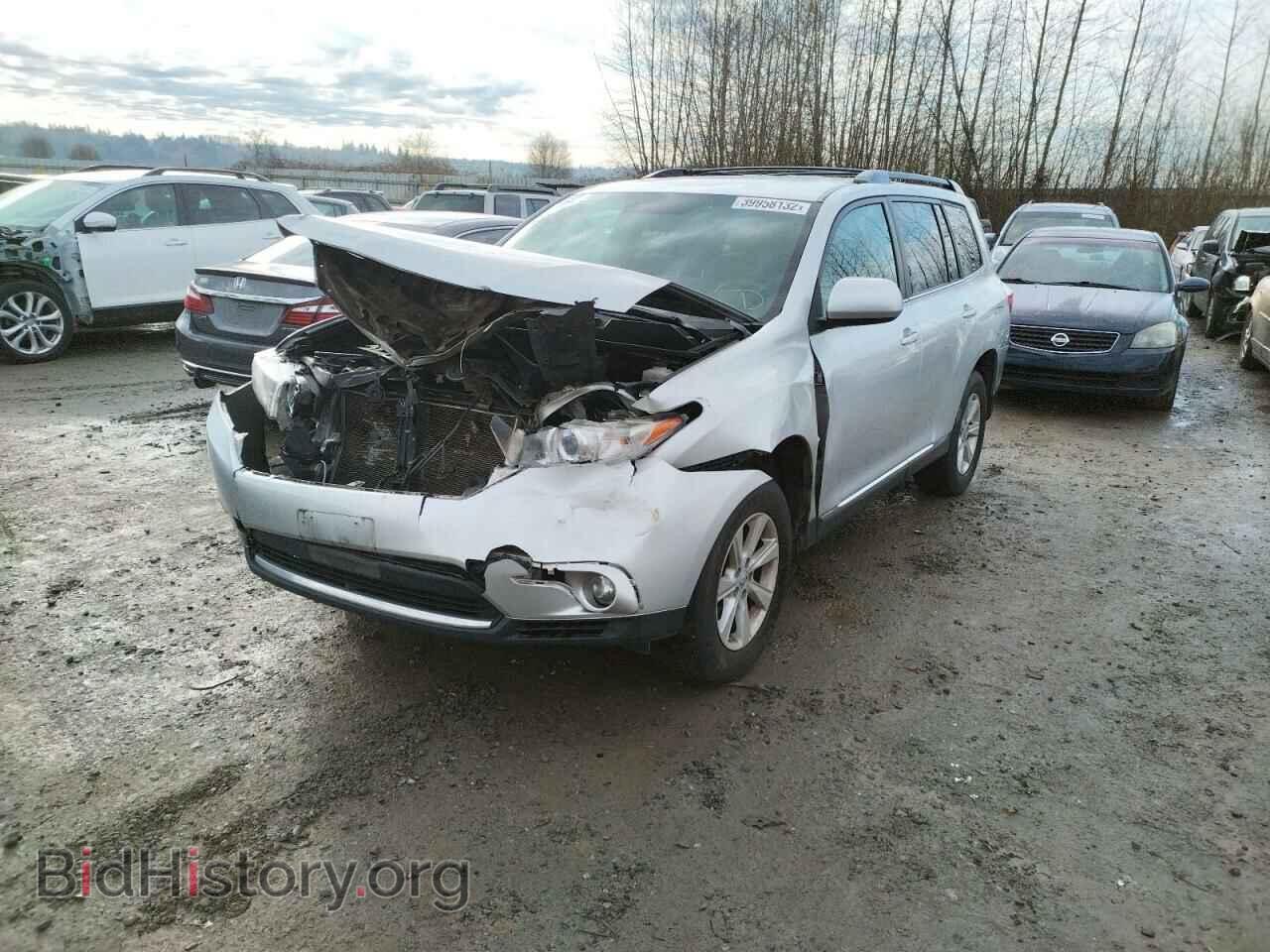 2013 TOYOTA HIGHLANDER - VIN: 5TDBK3EH8DS268414 - Фото 2
