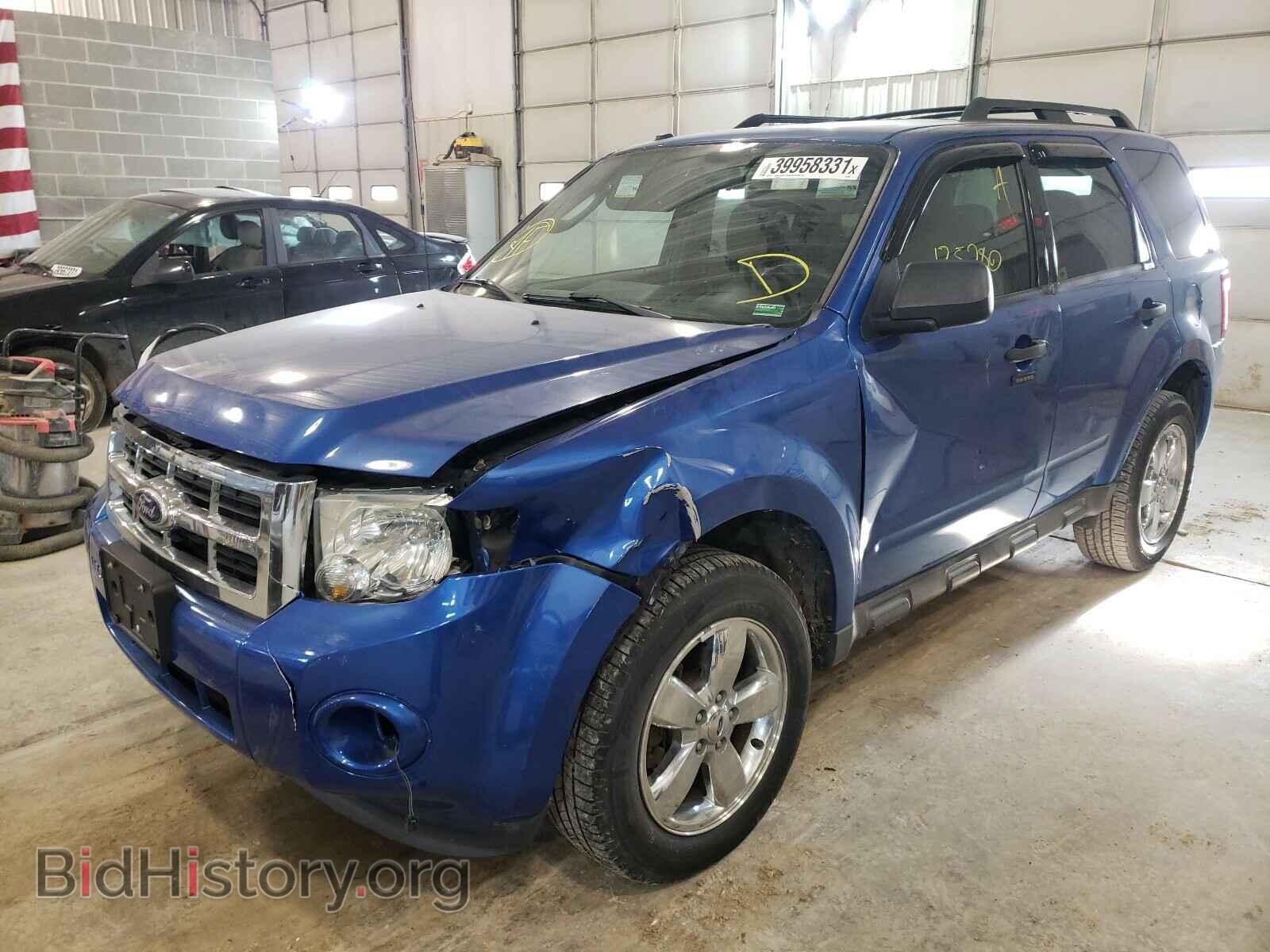 2011 FORD ESCAPE - VIN: 1FMCU0D73BKA14020 - Фото 2