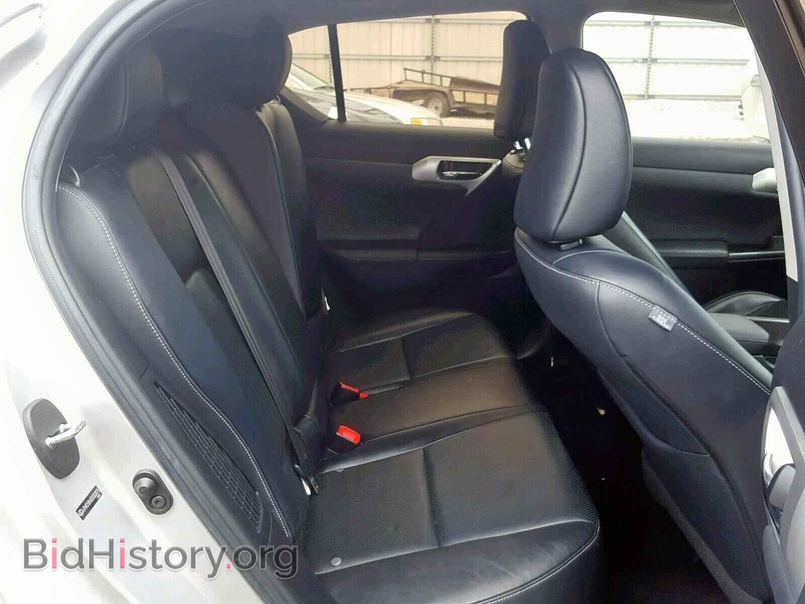 2011 LEXUS CT 200 - VIN: JTHKD5BH2B2000875 - Photo 4