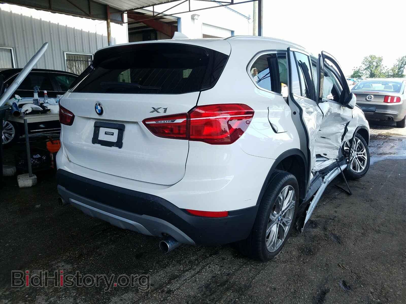 2017 BMW X1 - VIN: WBXHT3C32H5F71639 - Фото 4