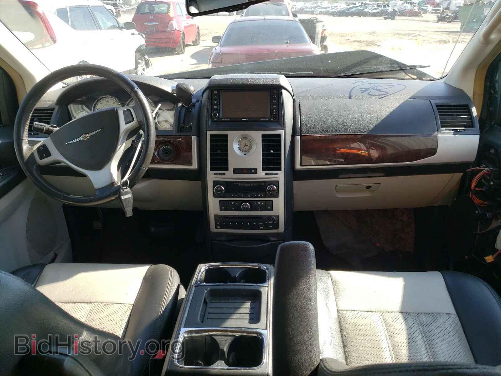 2010 CHRYSLER MINIVAN - VIN: 2A4RR8DX7AR403879 - Фото 9
