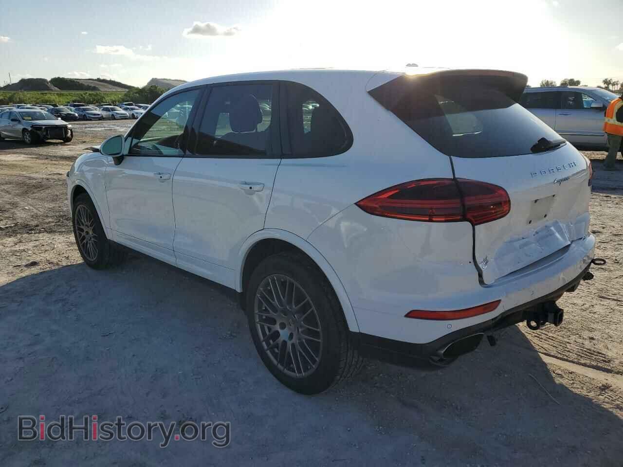 2017 PORSCHE CAYENNE - VIN: WP1AA2A20HKA83649 - Фото 2