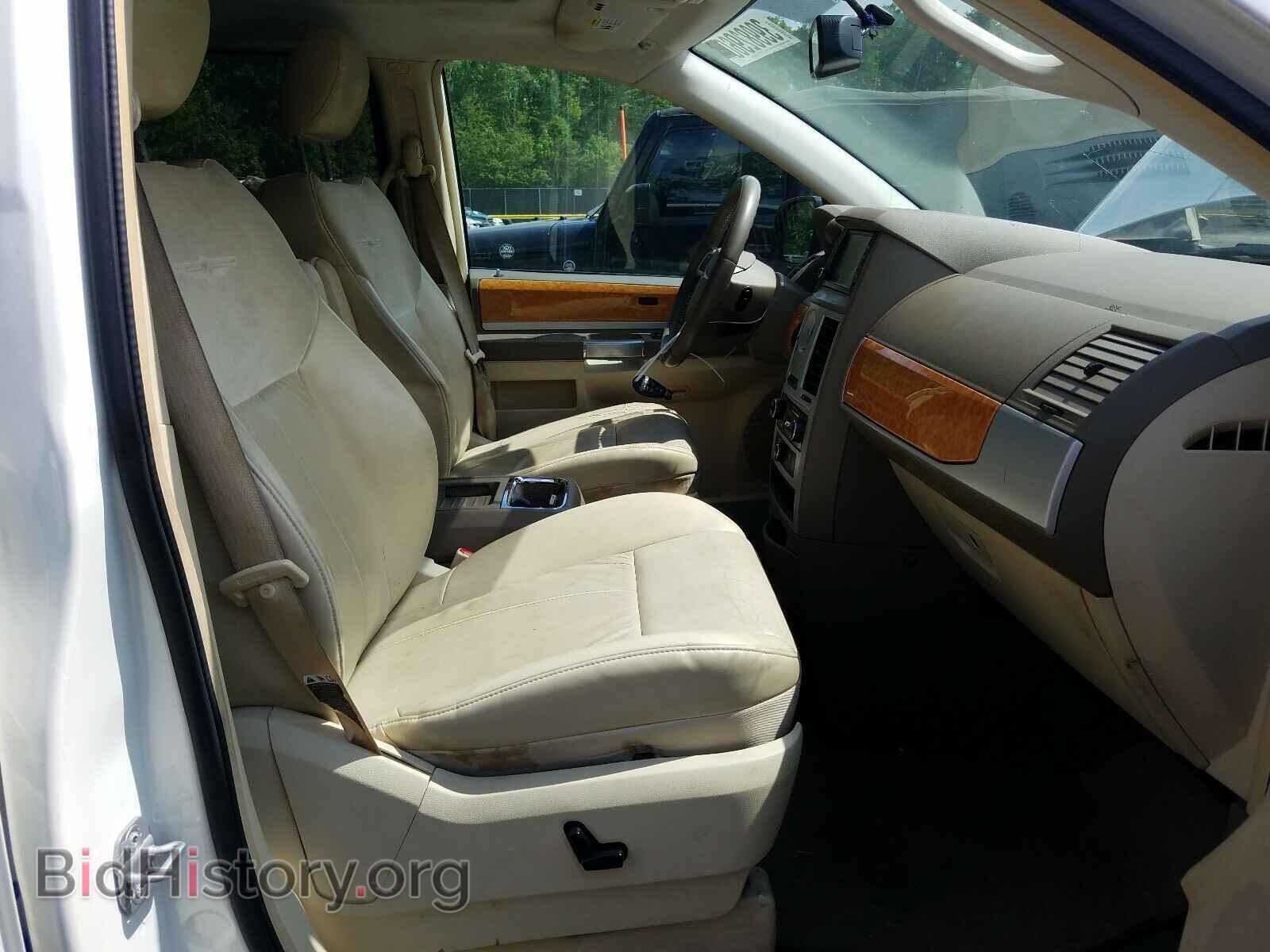 2008 CHRYSLER MINIVAN - VIN: 2A8HR64X68R631817 - Фото 5