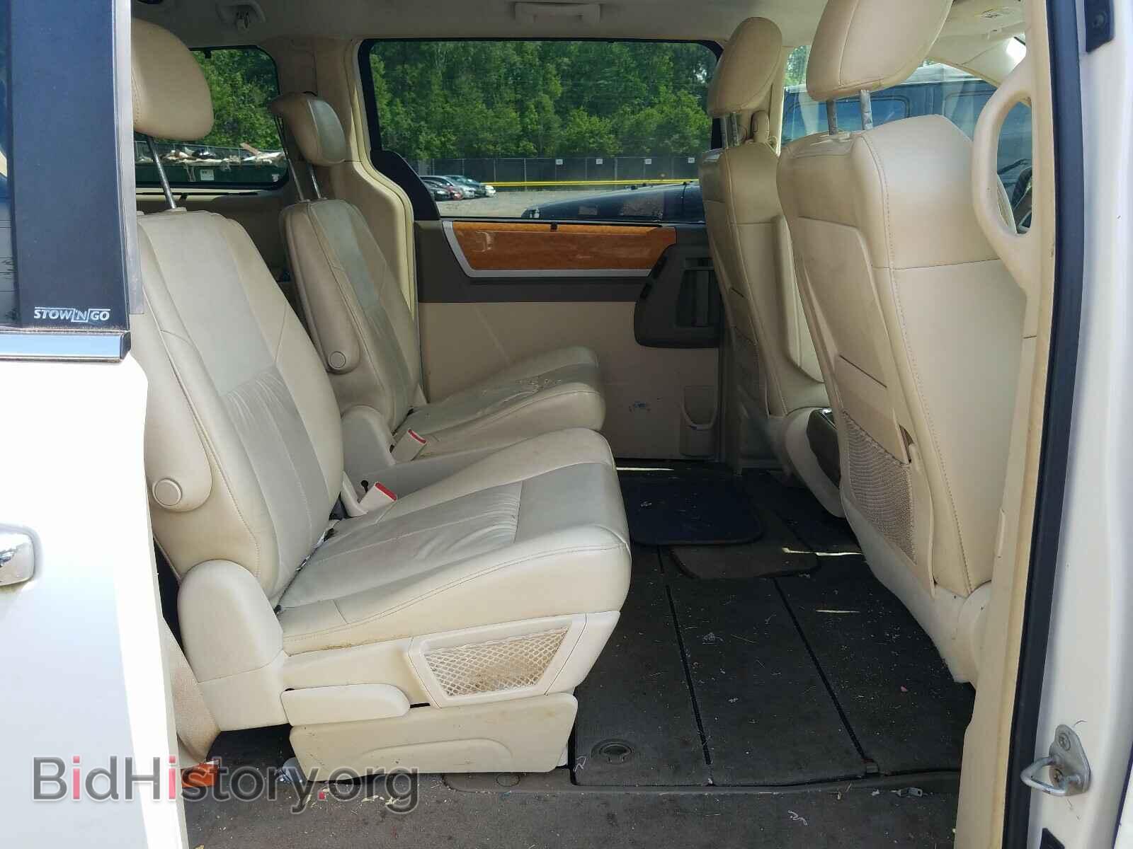 2008 CHRYSLER MINIVAN - VIN: 2A8HR64X68R631817 - Фото 6