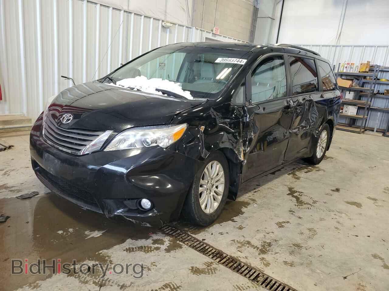 Photo 5TDYK3DC1BS097745 - TOYOTA All Models 2011