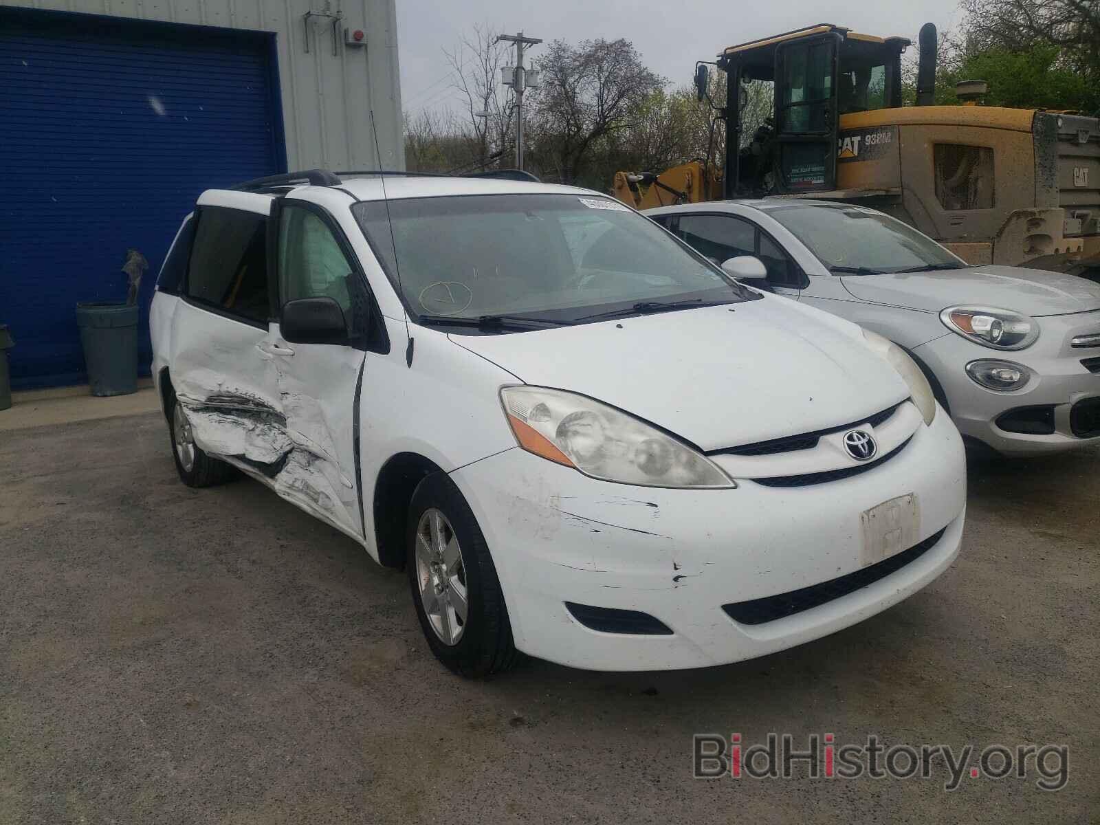 Фотография 5TDKK4CC8AS289837 - TOYOTA SIENNA 2010