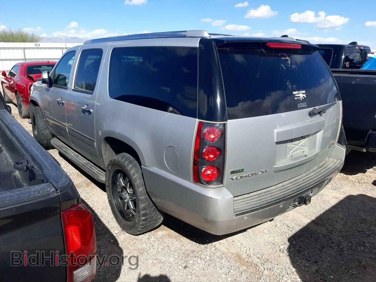 2011 GMC YUKON - VIN: 1GKS2MEFXBR325507 - Фото 2