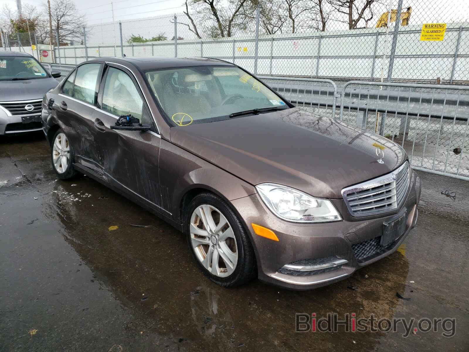 Photo WDDGF8AB6DR252743 - MERCEDES-BENZ C CLASS 2013