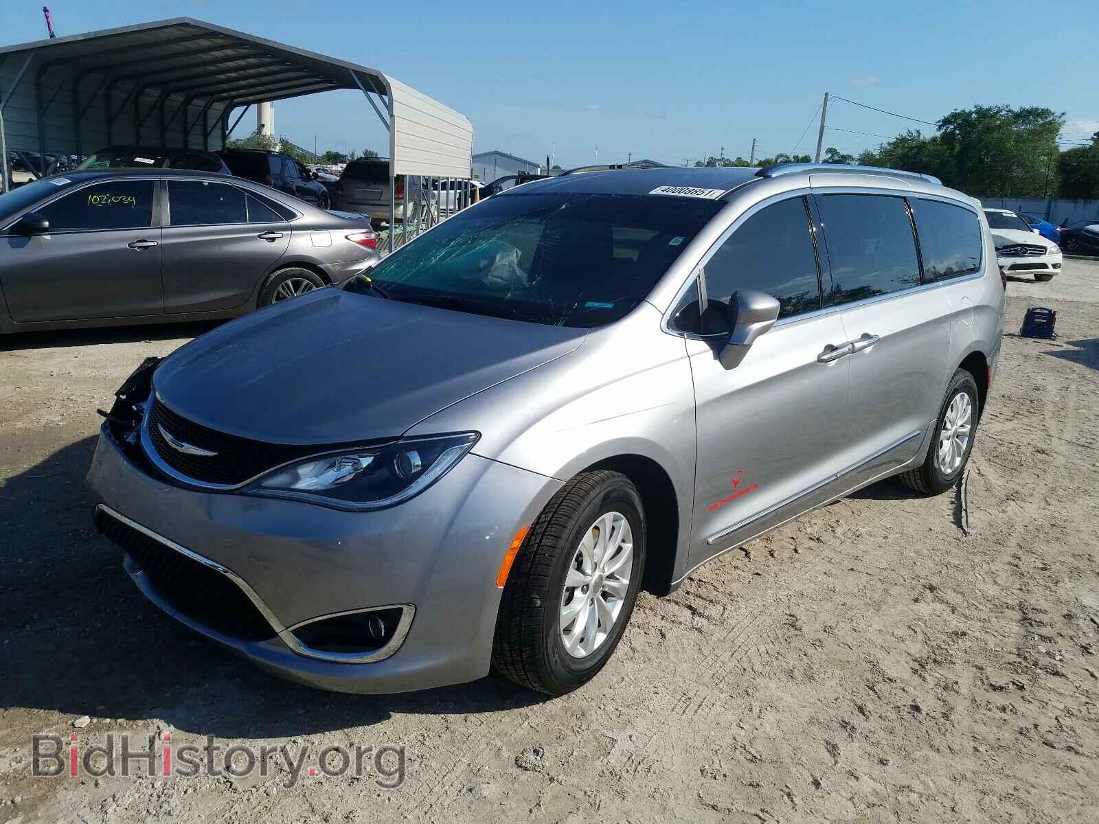 2019 CHRYSLER PACIFICA - VIN: 2C4RC1BG5KR554464 - Фото 2