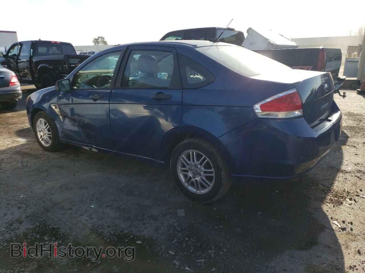 2008 FORD FOCUS - VIN: 1FAHP35N48W185737 - Фото 2