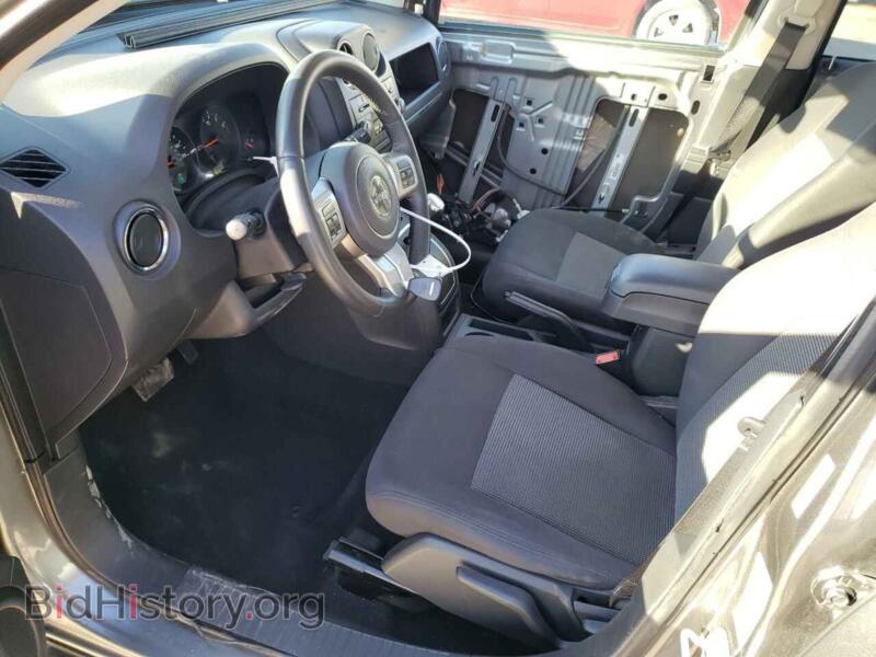 2011 Jeep COMPASS (VIN 1J4NF1FB2BD299211) — фото 7 из 13