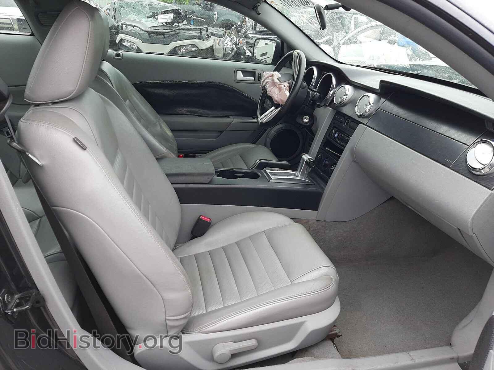 2008 FORD MUSTANG - VIN: 1ZVHT82H885111385 - Фото 5