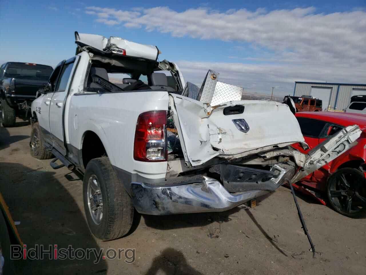 2016 RAM All Models - VIN: 3C6UR5DL4GG256972 - Фото 2