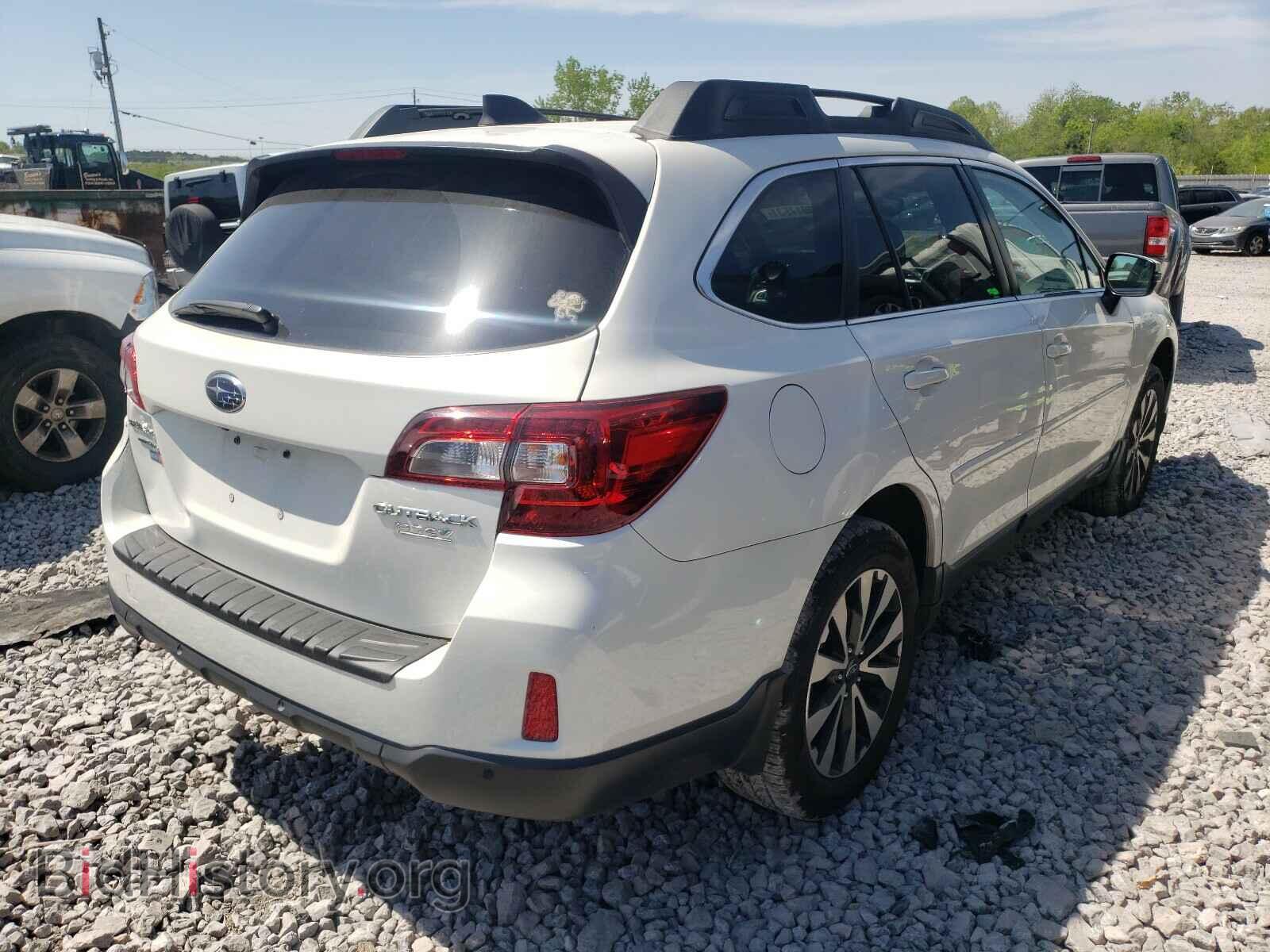 2017 SUBARU OUTBACK - VIN: 4S4BSANC5H3251615 - Фото 4