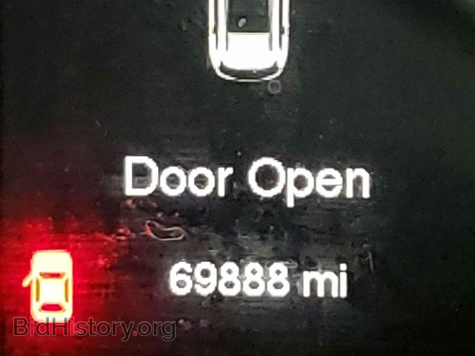 2018 JEEP CHEROKEE - VIN: 1C4PJLLB2JD551759 - Фото 8