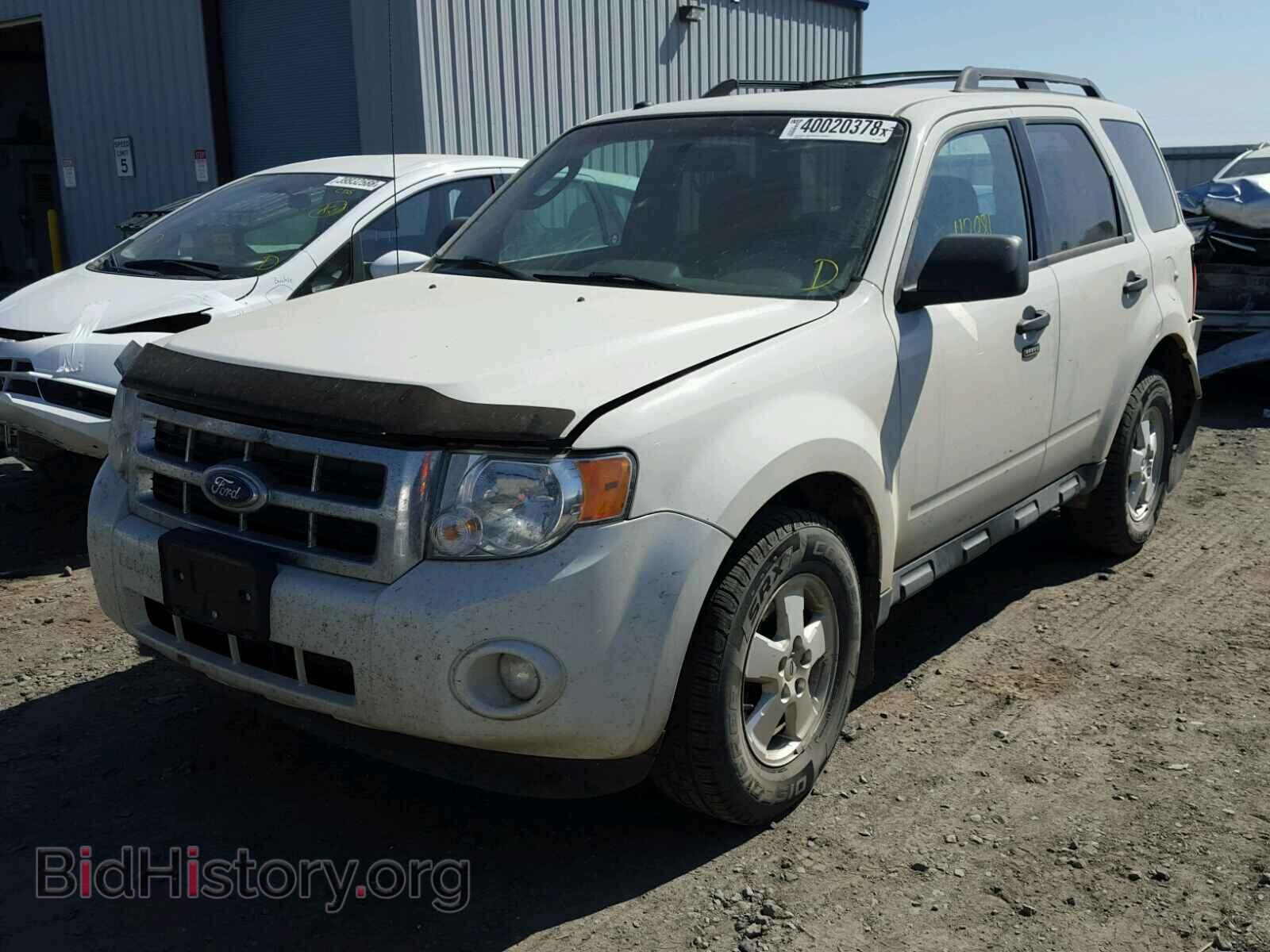2011 FORD ESCAPE - VIN: 1FMCU9DG2BKC20370 - Фото 2