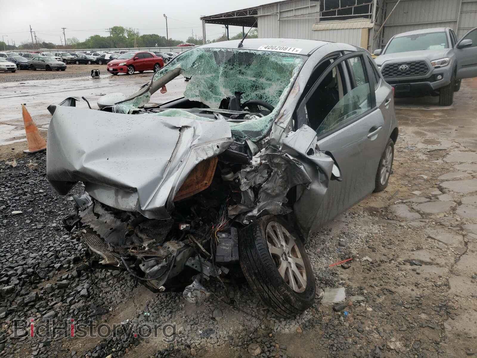2014 MAZDA 2 - VIN: JM1DE1LY2E0175903 - Photo 2