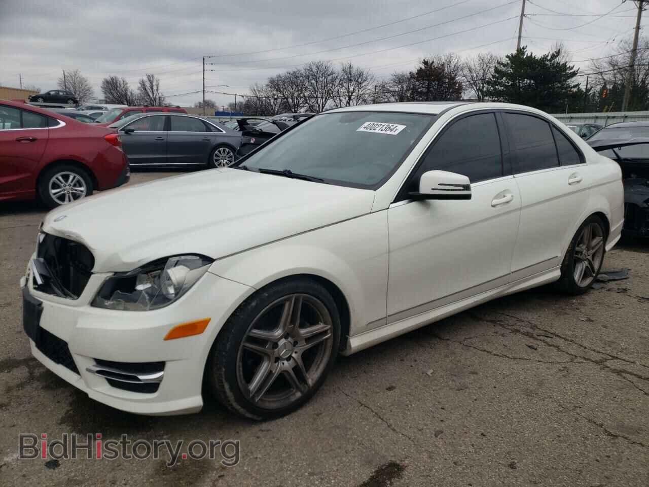 Фотография WDDGF8BB2CR235919 - MERCEDES-BENZ C-CLASS 2012