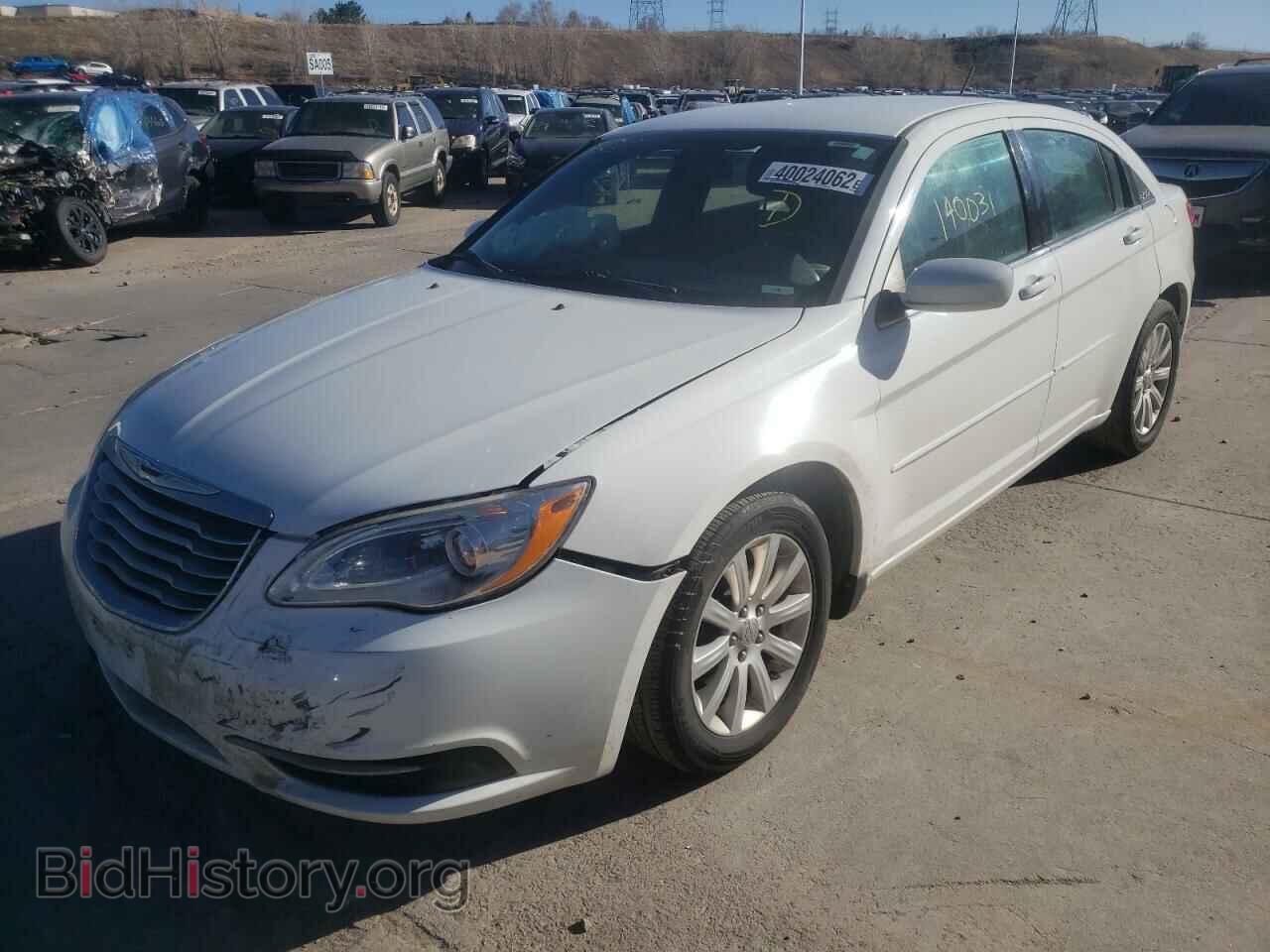 2012 CHRYSLER 200 - VIN: 1C3CCBBG8CN321886 - Фото 2