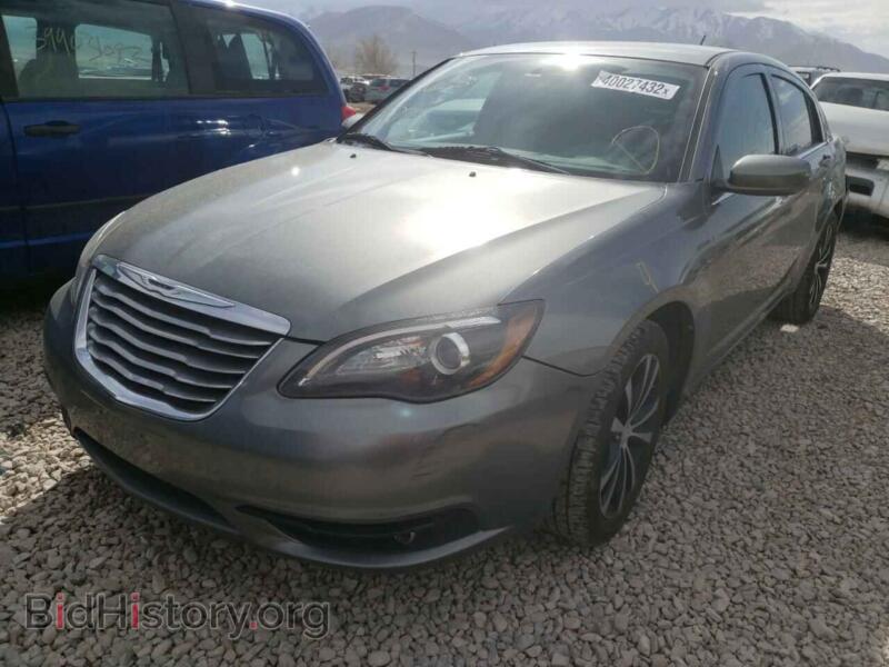 2013 Chrysler 200 (VIN 1C3CCBBB5DN516365) — фото 2 из 10