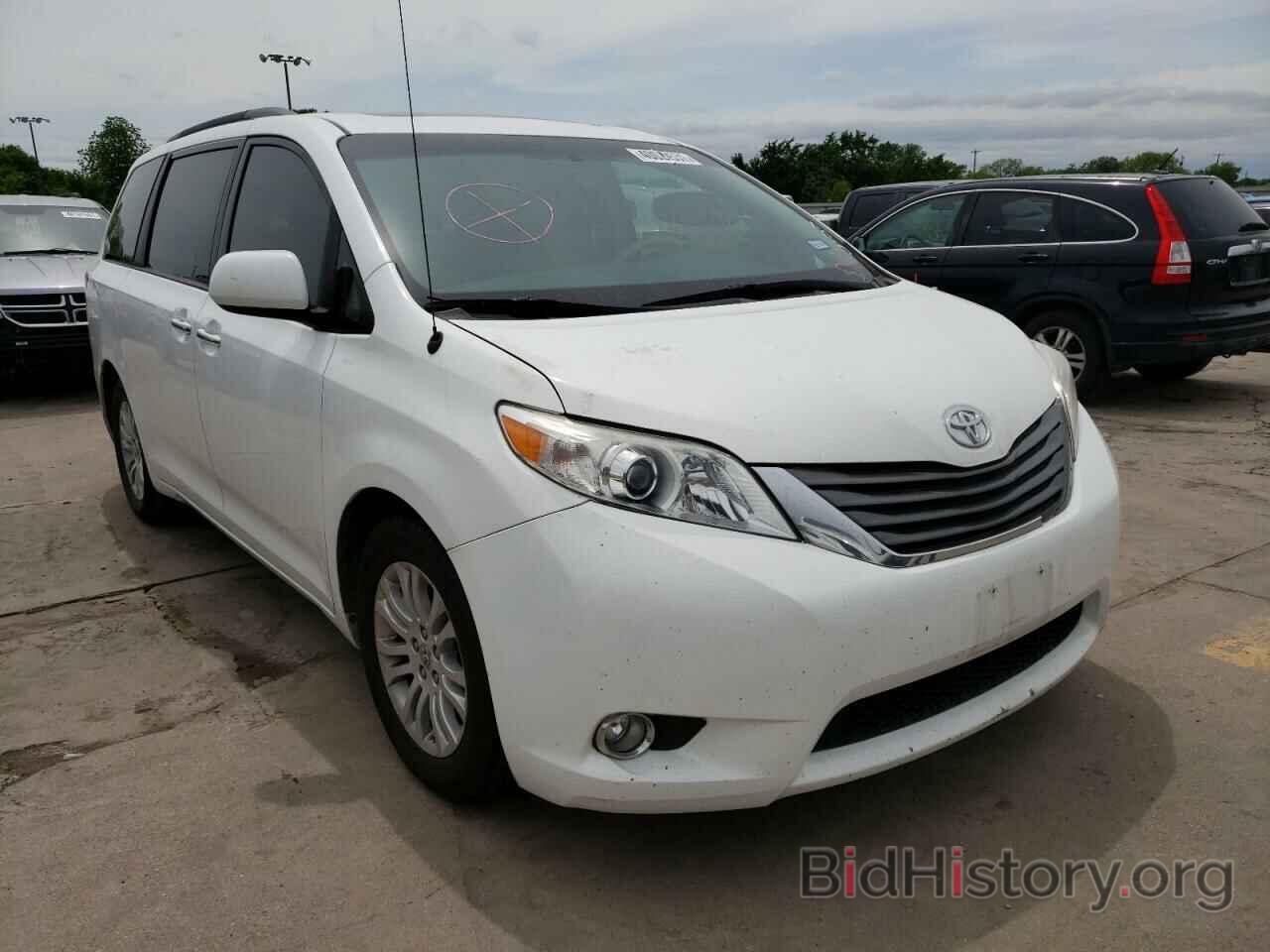 Photo 5TDYK3DC2DS321401 - TOYOTA SIENNA 2013