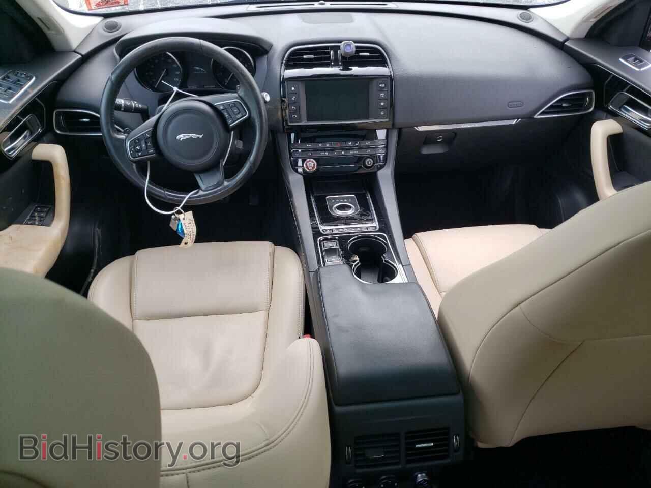 2017 JAGUAR F-PACE - VIN: SADCJ2BVXHA057735 - Фото 8