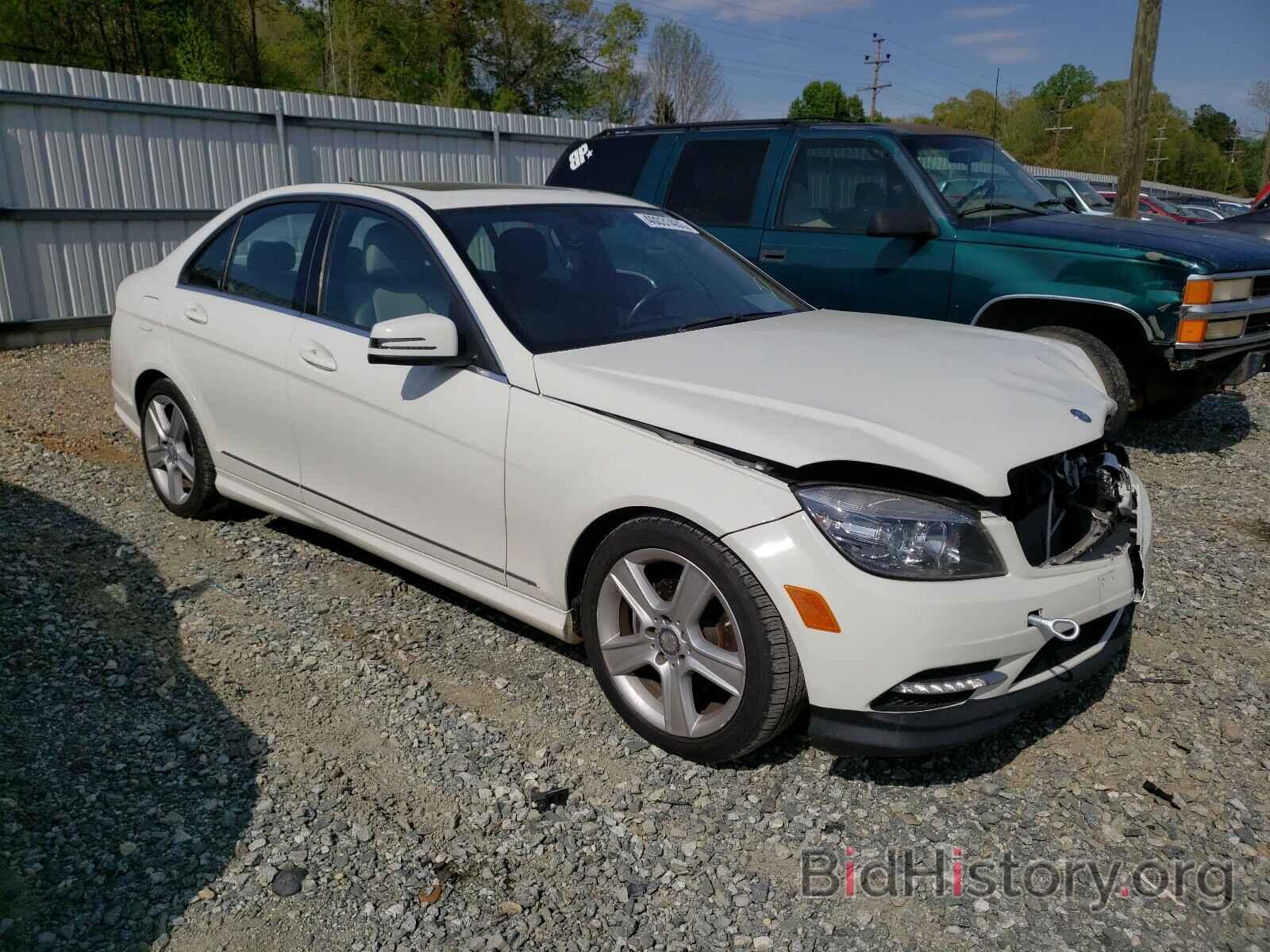 Photo WDDGF5EB4BR172721 - MERCEDES-BENZ C CLASS 2011