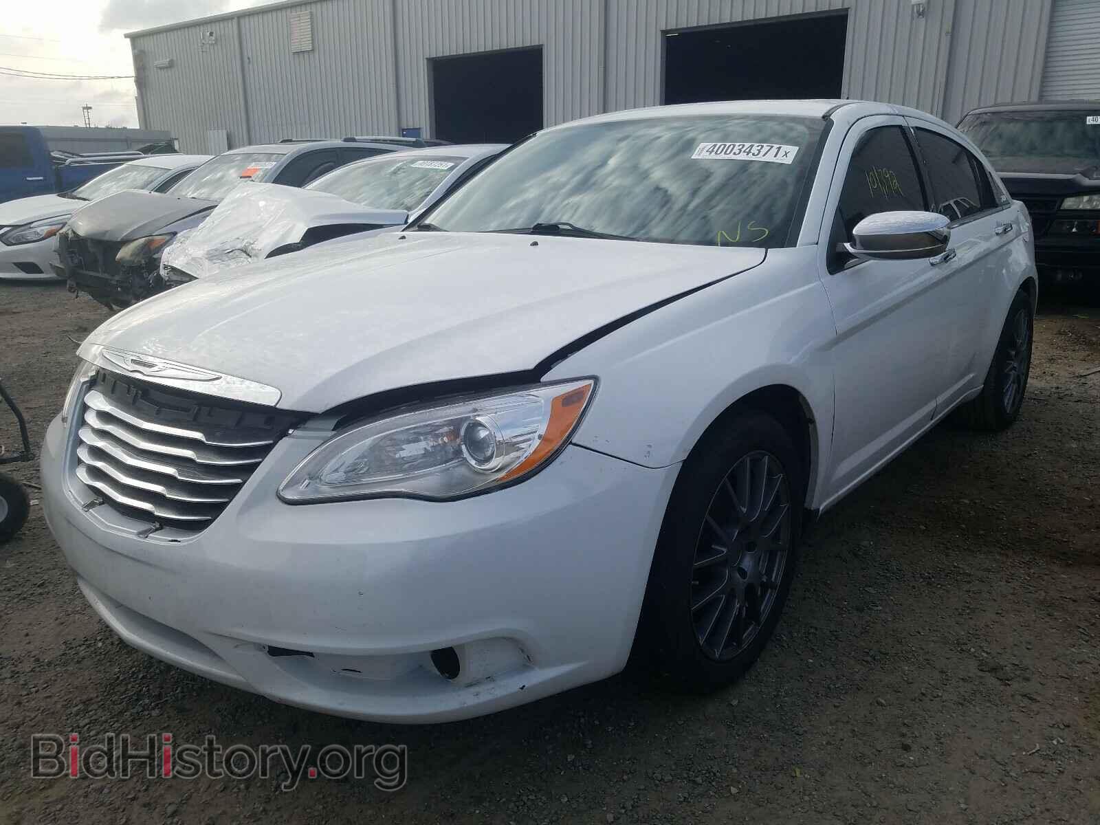 2012 CHRYSLER 200 - VIN: 1C3CCBCGXCN284581 - Фото 2