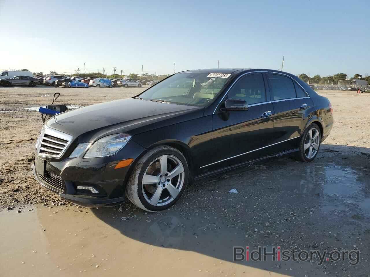 Photo WDDHF8HB3BA431831 - MERCEDES-BENZ E-CLASS 2011