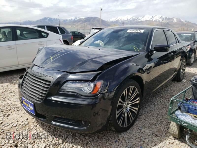 2014 Chrysler 300 (VIN 2C3CCABT8EH135980) — photo 2 of 10