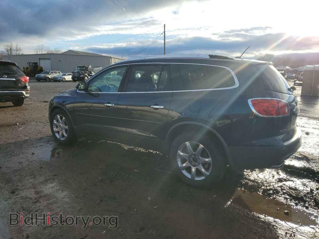 2008 BUICK ENCLAVE - VIN: 5GAEV23728J100703 - Фото 2