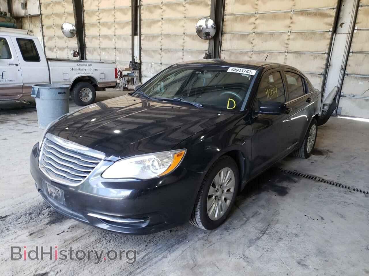 2013 CHRYSLER 200 - VIN: 1C3CCBAB8DN647260 - Фото 2