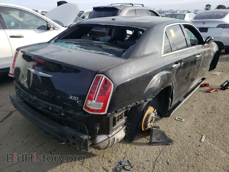 2012 Chrysler 300 (VIN 2C3CCAET7CH197704) — фото 3 из 12