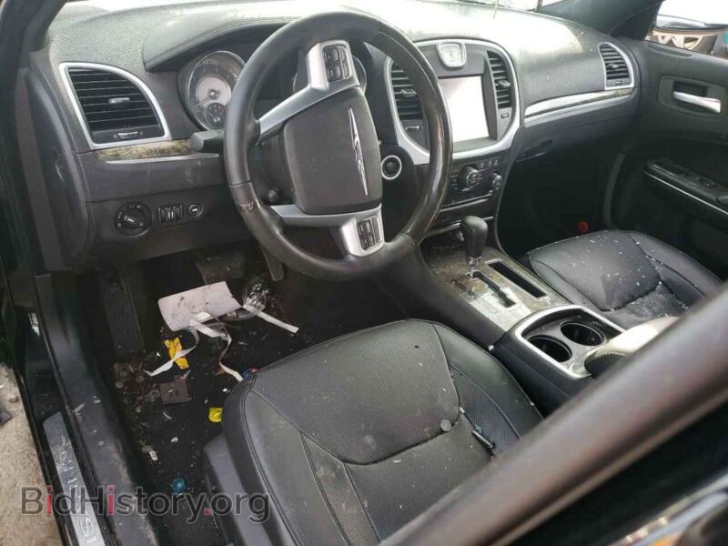 2012 Chrysler 300 (VIN 2C3CCAET7CH197704) — фото 8 из 12