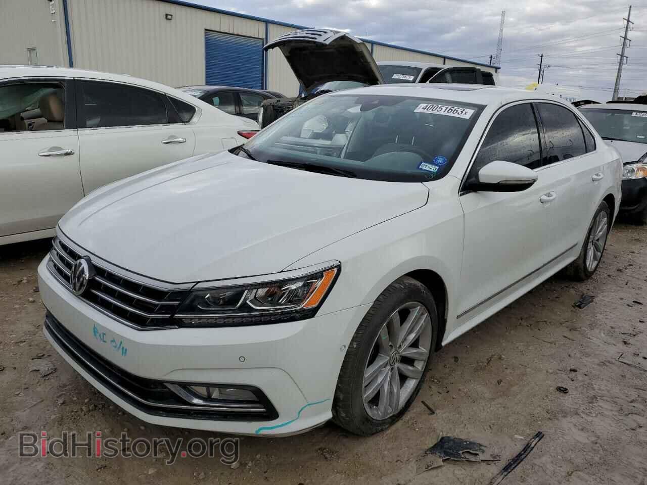 Photo 1VWCT7A39HC062008 - VOLKSWAGEN PASSAT 2017