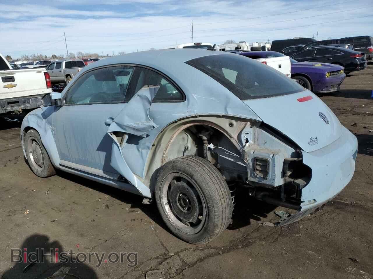 2013 VOLKSWAGEN BEETLE - VIN: 3VWJP7AT5DM609585 - Фото 2