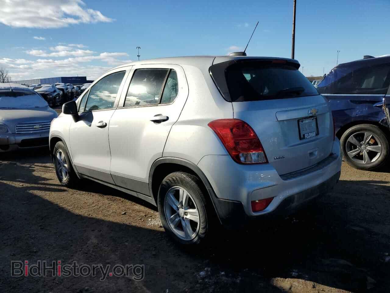 2019 CHEVROLET TRAX - VIN: 3GNCJKSB3KL332631 - Фото 2