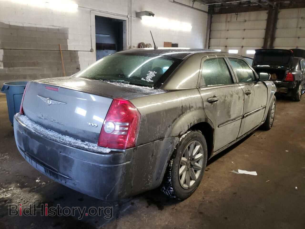 2008 CHRYSLER 300 - VIN: 2C3KA43RX8H123064 - Фото 4