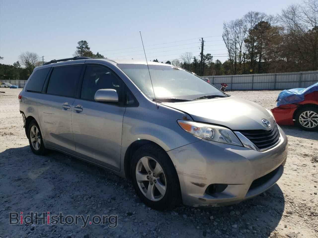 Photo 5TDKK3DC2DS304863 - TOYOTA SIENNA 2013
