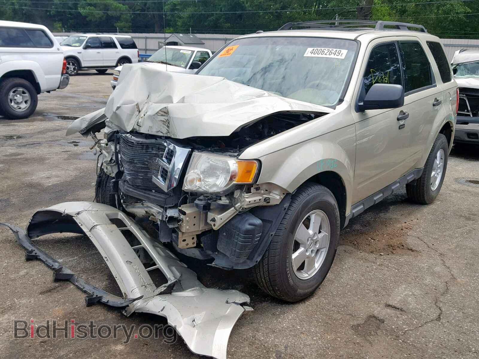2011 FORD ESCAPE - VIN: 1FMCU0D76BKB74148 - Photo 2