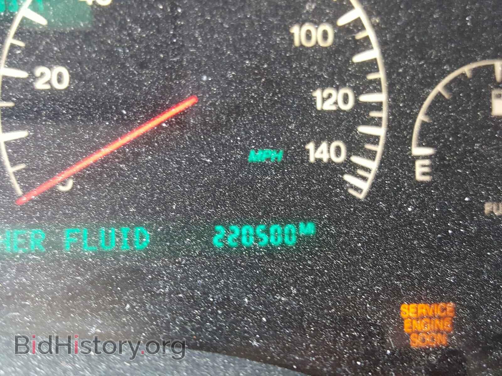 2000 CADILLAC DEVILLE - VIN: 1G6KF5797YU282928 - Photo 8