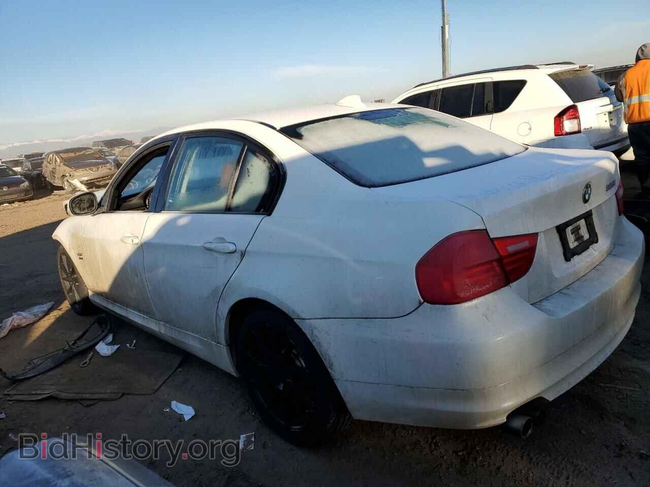 2011 BMW 3 SERIES - VIN: WBAPK5C54BA994045 - Фото 2