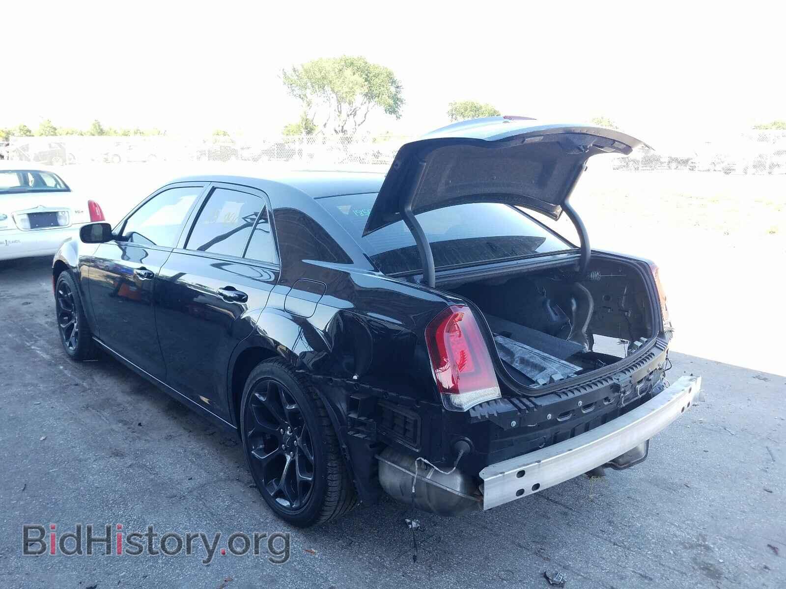 2019 CHRYSLER 300 - VIN: 2C3CCABG2KH517128 - Фото 3
