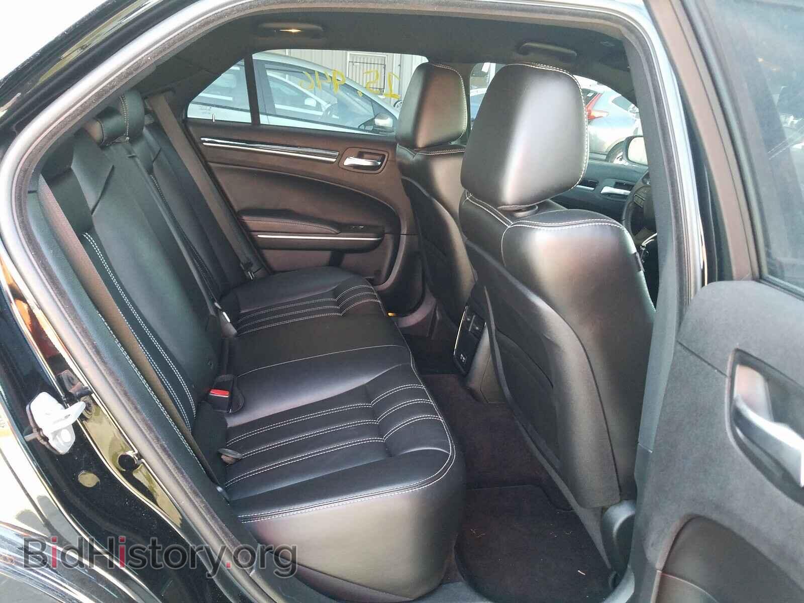 2019 CHRYSLER 300 - VIN: 2C3CCABG2KH517128 - Фото 6