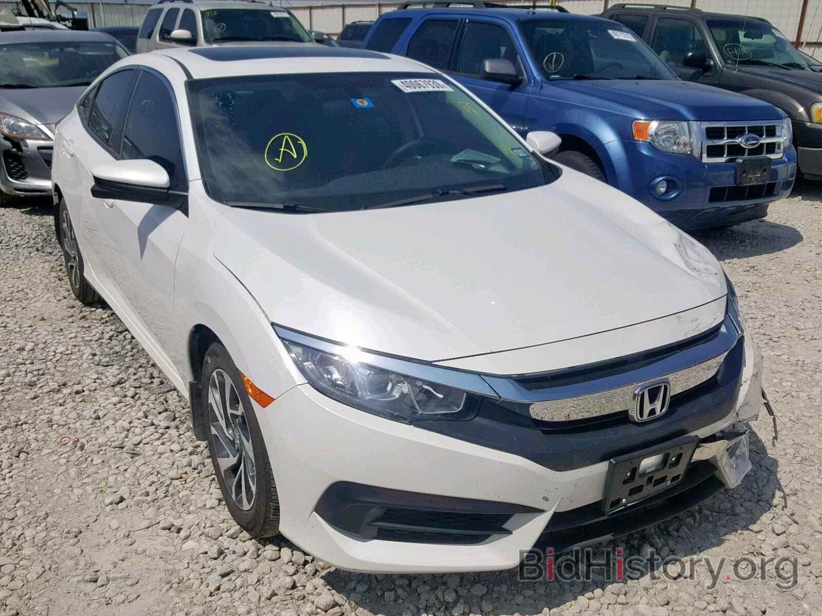 Photo 2HGFC2F74JH575251 - HONDA CIVIC 2018