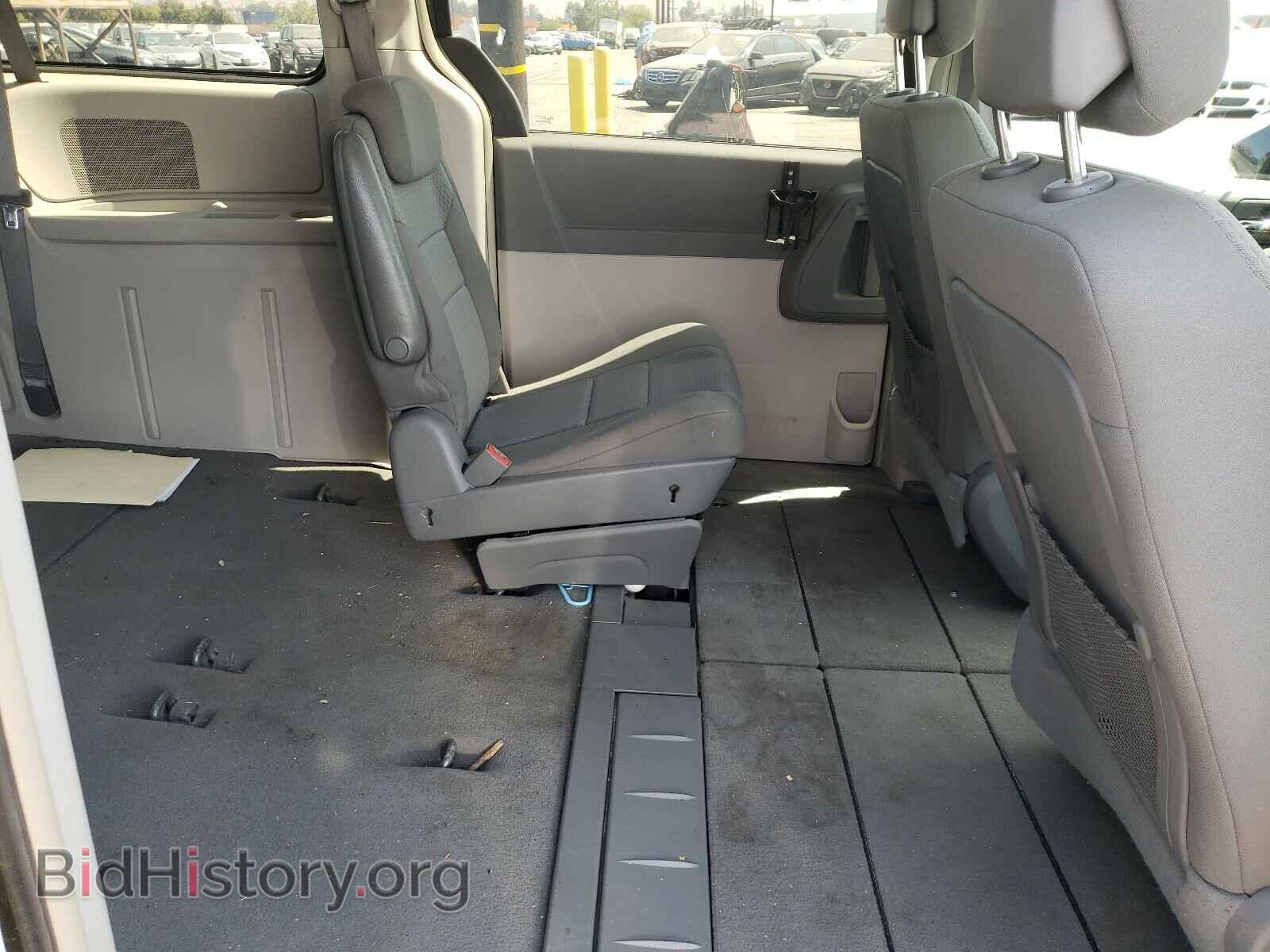 2010 CHRYSLER MINIVAN - VIN: 2A4RR2D10AR423366 - Фото 6