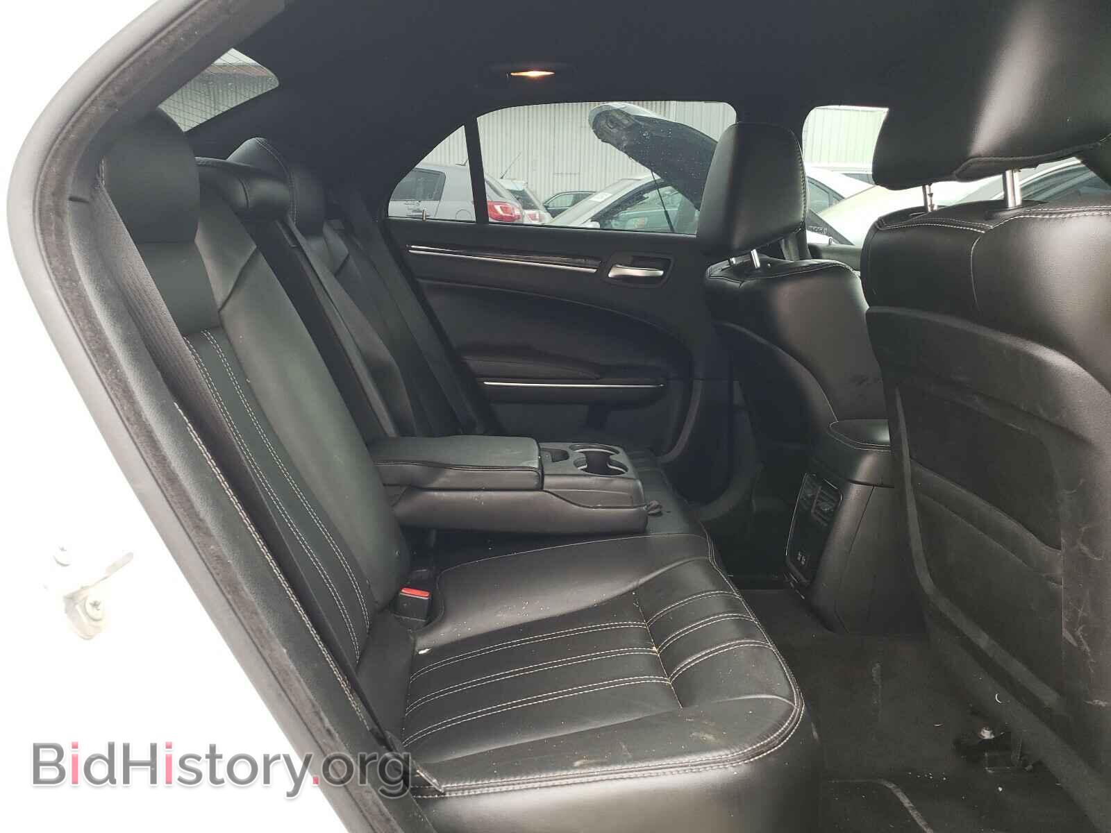 2018 CHRYSLER 300 - VIN: 2C3CCABGXJH213964 - Фото 6