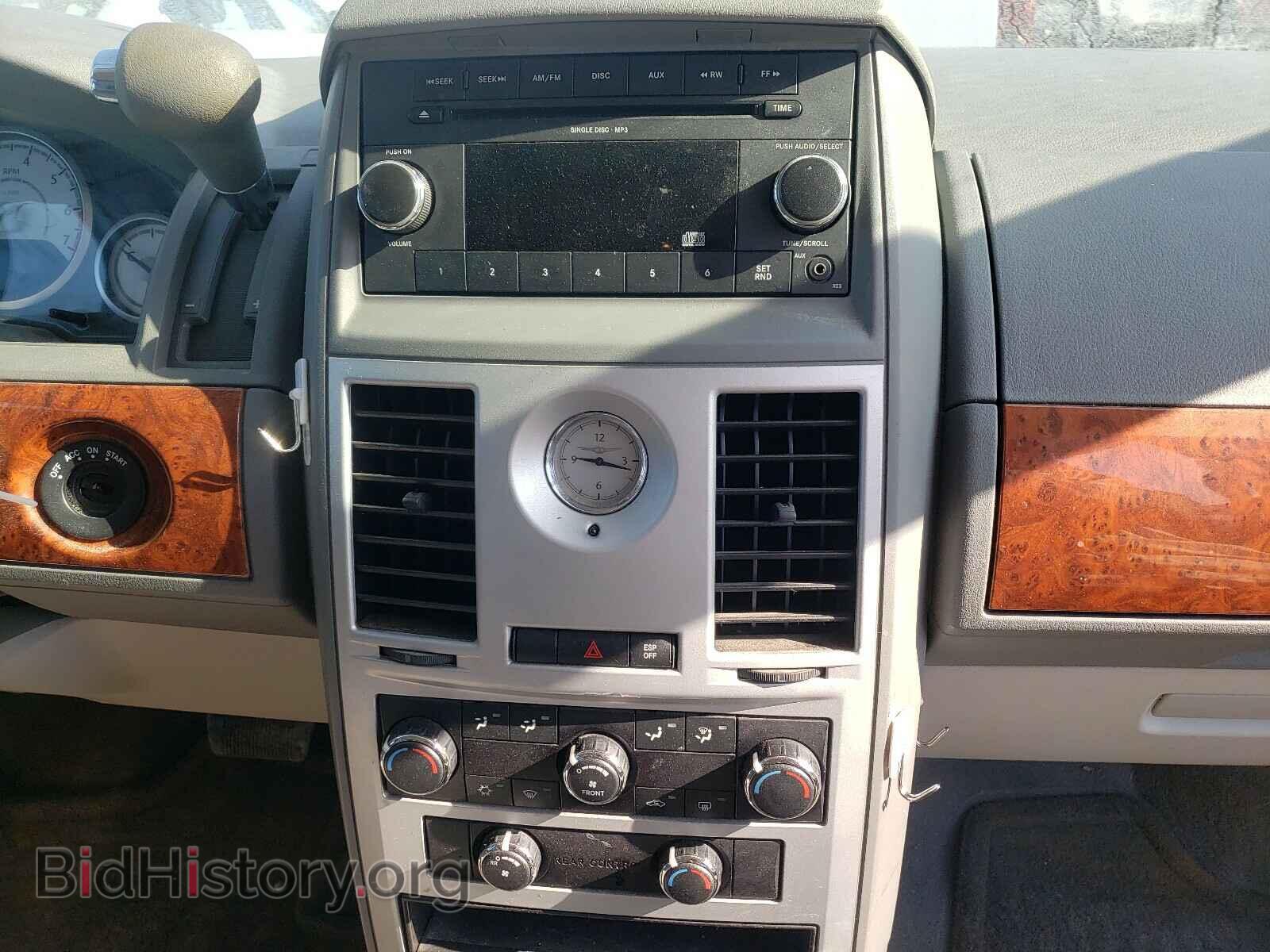 2009 CHRYSLER MINIVAN - VIN: 2A8HR44E29R526731 - Фото 9