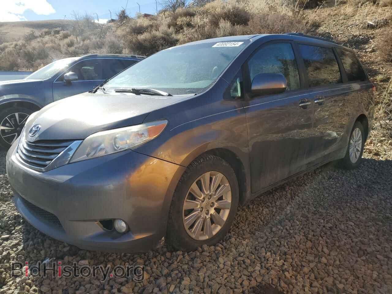 Photo 5TDDK3DC7BS012034 - TOYOTA All Models 2011