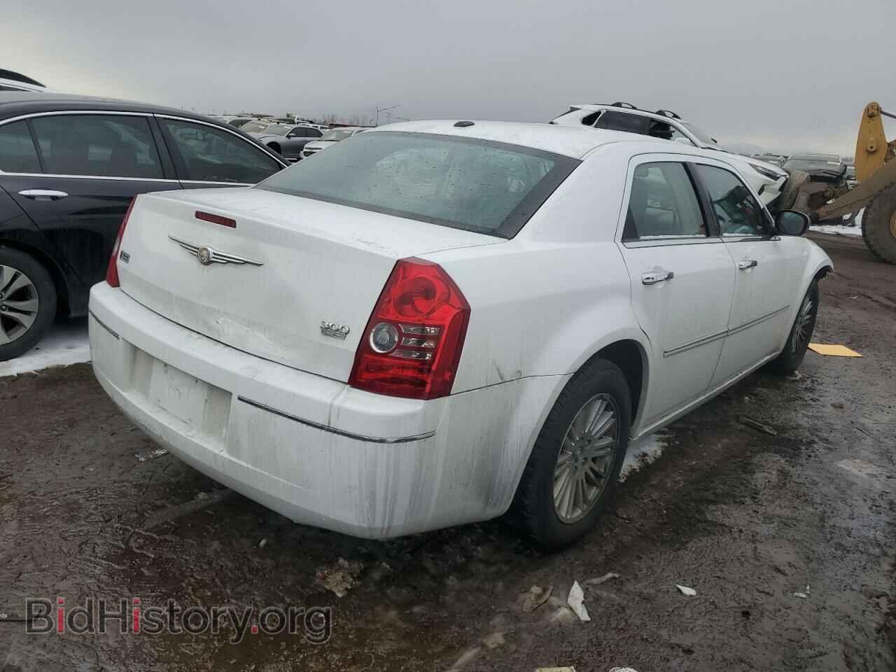 2010 CHRYSLER 300 - VIN: 2C3CA5CV5AH325808 - Фото 3